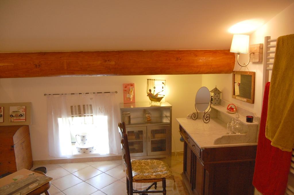 Maison D'Hotes Le Mas De Lila Vers-Pont-du-Gard Rom bilde