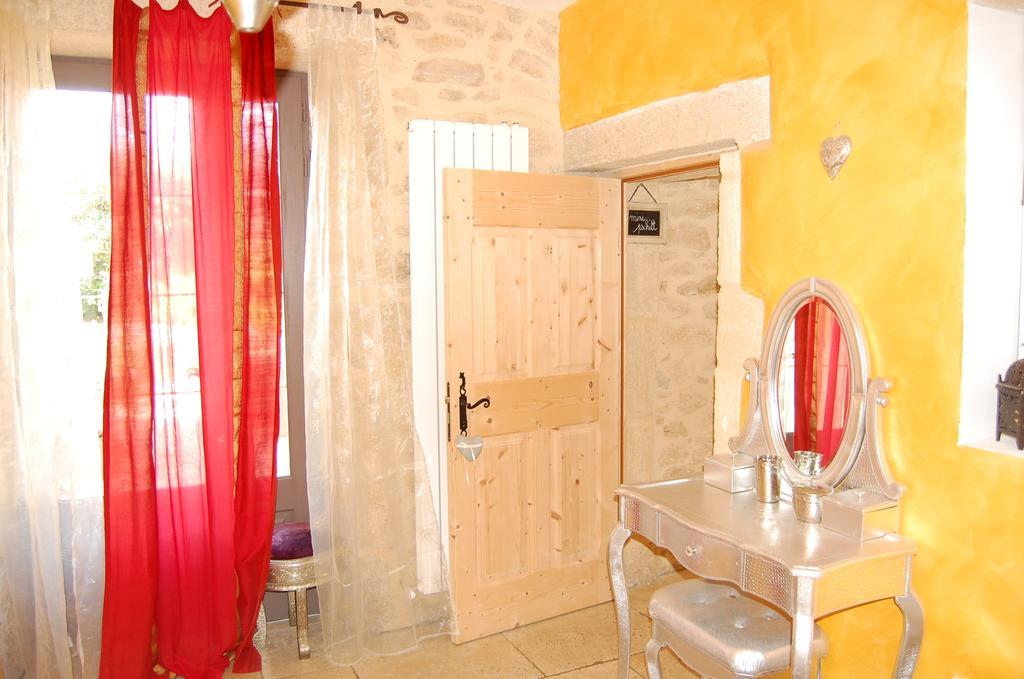 Maison D'Hotes Le Mas De Lila Vers-Pont-du-Gard Rom bilde